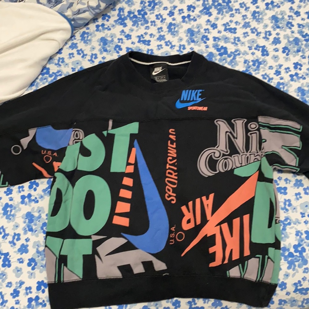Women’s Nike Crop Sweatshirt